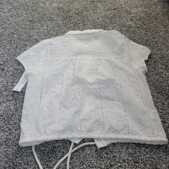 KIRIOUS boutique NWT Eyelet Top Blouse White Medium Crop - Picture 6 of 13